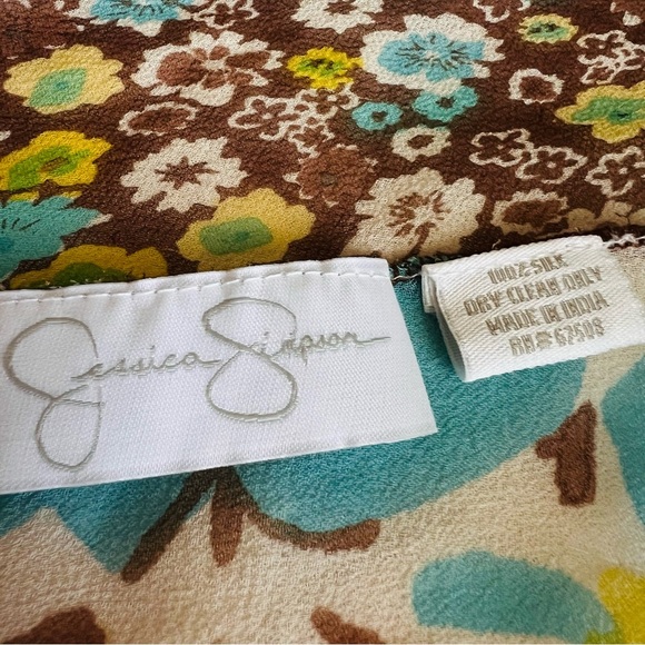 Jessica Simpson 100% Silk Floral Scarf - Picture 6 of 9